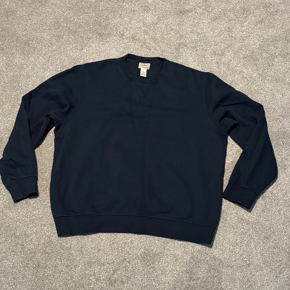 L.L. Bean Men's Dark Blue Crewneck Sweater - Picture 1 of 4